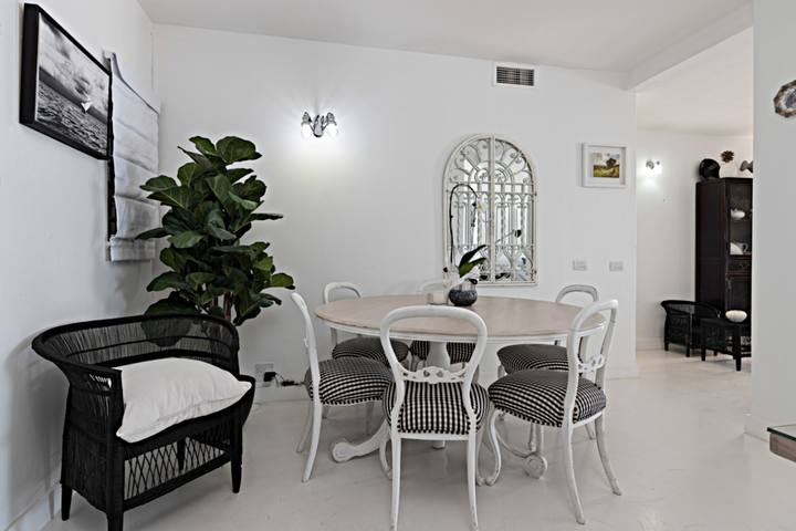 Santorini Perissa 16 Dining Room